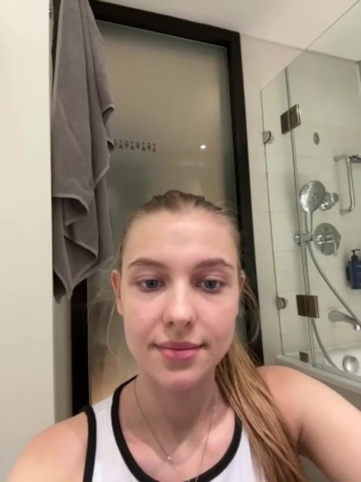 JuiceLussie: Fucking in the Hotel
