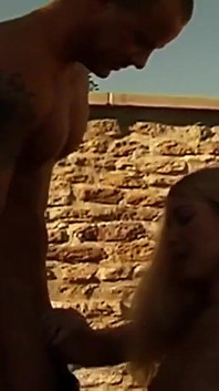 The lightning genius manages to grant wishes and organizes two hot sex scenes with two hot blondes in parallel