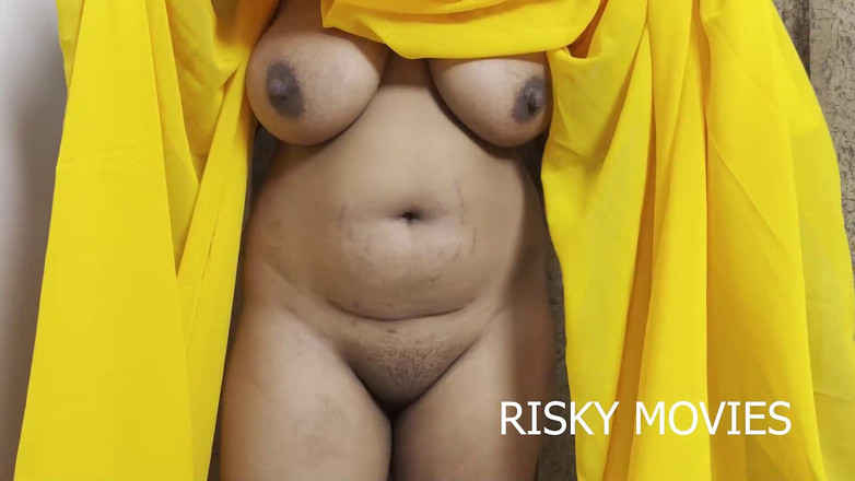 Risky Movies: Дези бхабхи сняла всю ее одежду, мастурбирует индийскую бхабхи