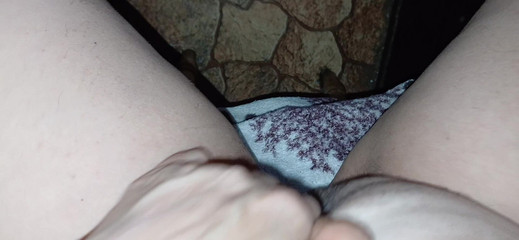 Lesbian-candys: Aku masturbasi diam-diam dari rekan-rekanku di pertemuan