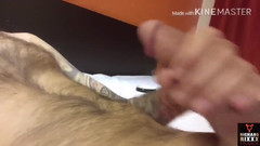 Richard RiXXX: Sexy bi chlap škrtí velkého čůráka se sexy výstřikem