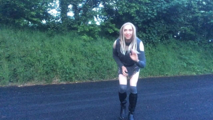 The Midnight Minx: Flashing down the football pitch
