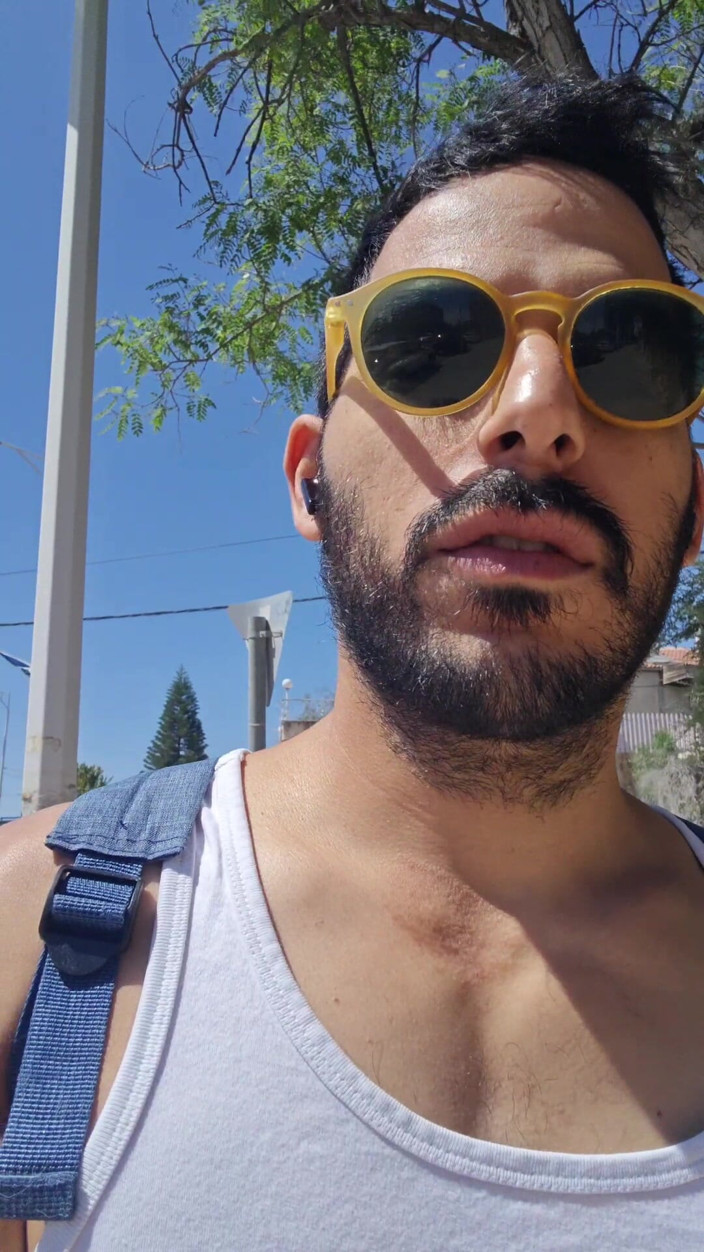 Grayalpha: Quanto você quer me pegar no elevador?