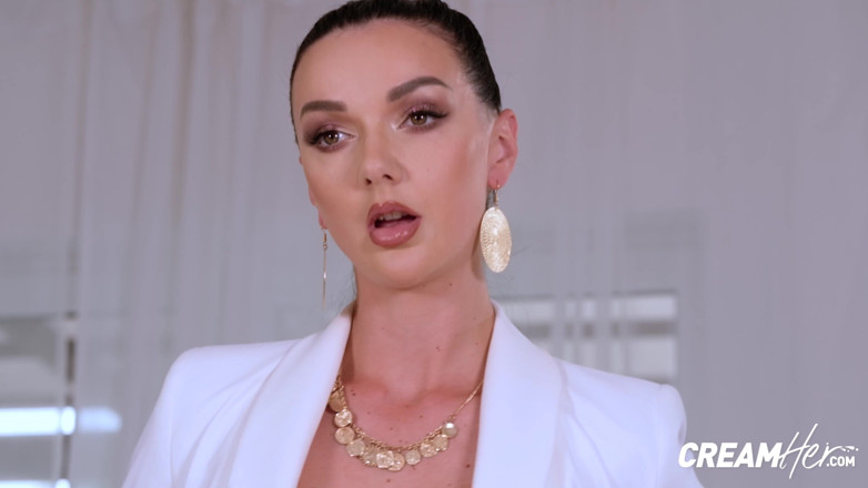CreamHer: Леді банда наповнює свою дупу кремовою спермою