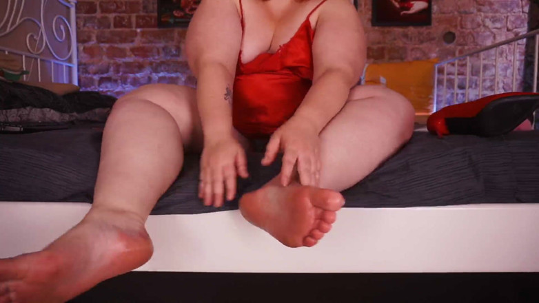 AssGives: Worship My Creamy Feet