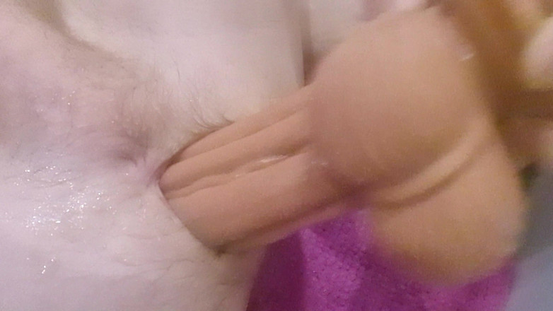 Bigdildo-Boy69: Dubur dildo besar selamba dengan banyak ternganga