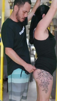 Old Scoundrel with an Encoxada and Masturbates Until He Cums on the Brunette in the Bus