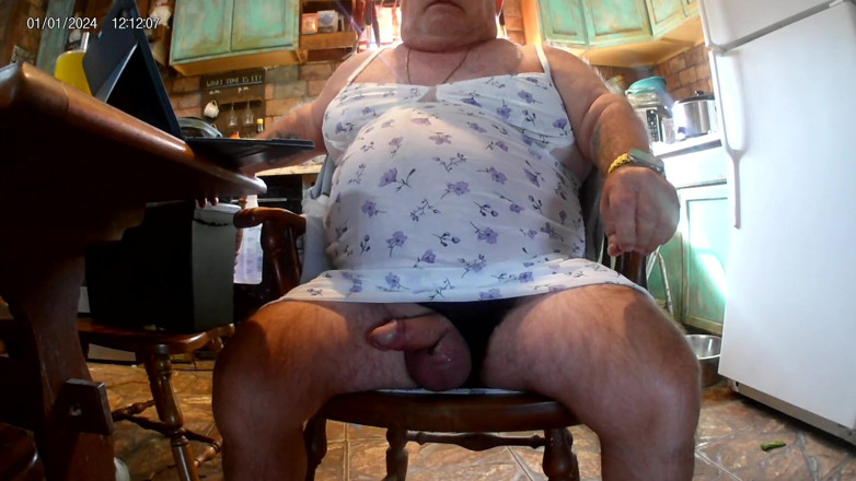 Mark Fletcher: Mark Fletcher mange du sperme dans une culotte en dentelle...