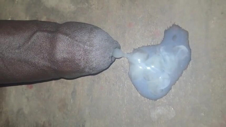 Power dick: Grote zwarte lul vol sperma