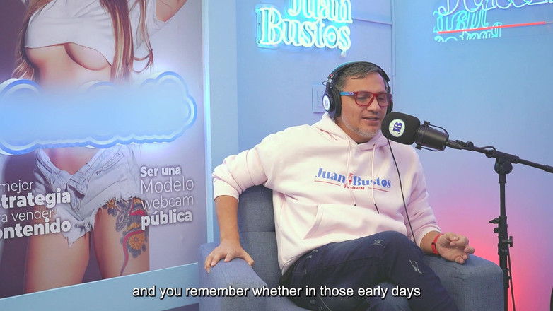 JuanBustos: Nympho Gigidamessco schreeuwt van plezier: haar poesje doorweekt door de...