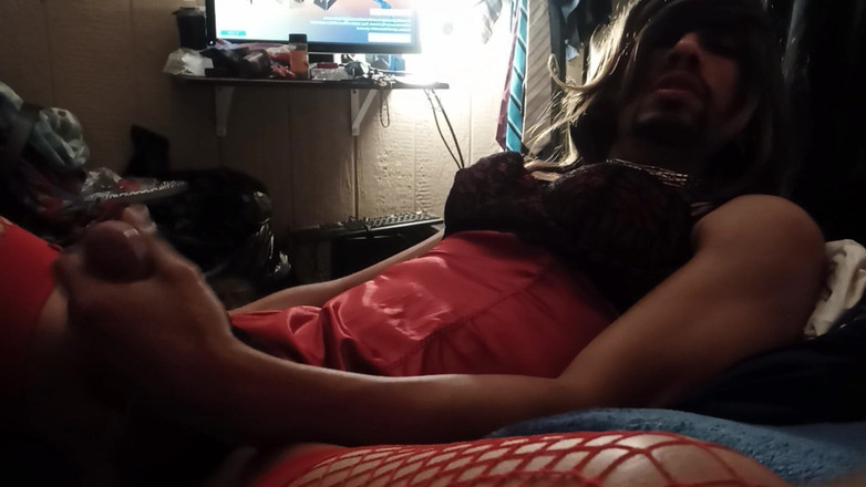 Wicked studios: Кроссдрессер у червоній білизні