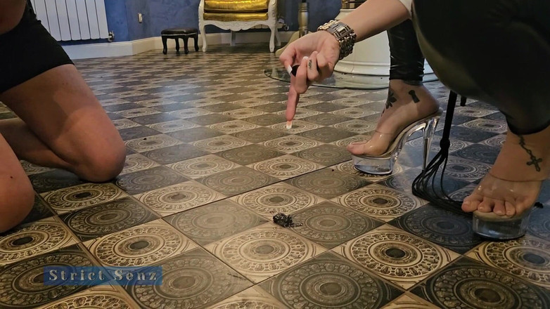 Strict Senz: 무릎 꿇고 채찍질하는 알레사 밀라노 2부