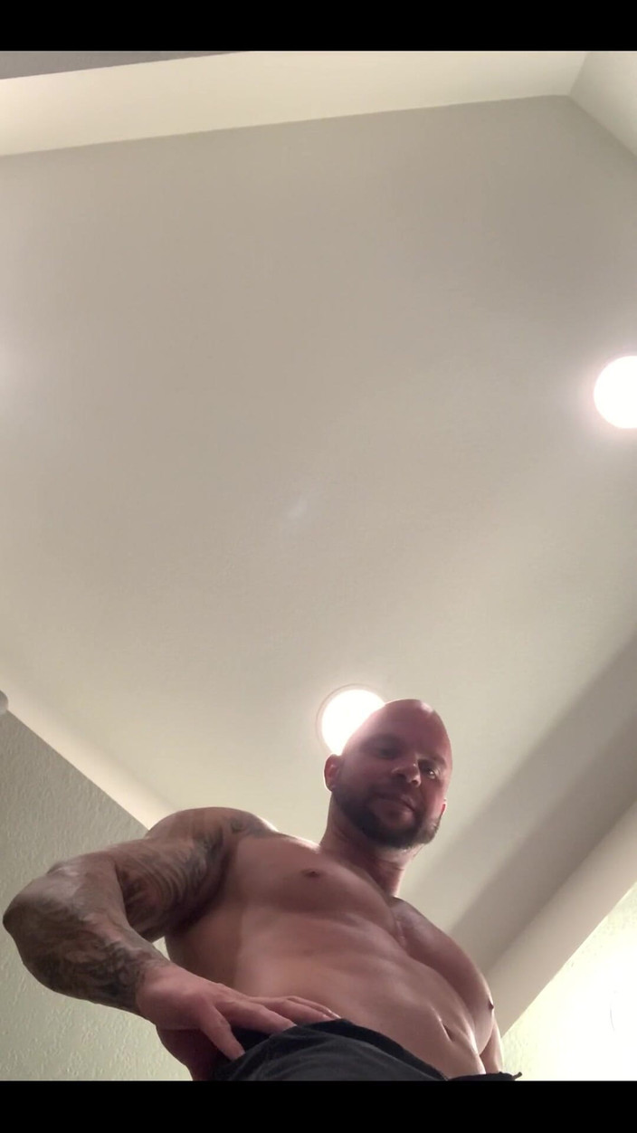 Jasons feet: 就像是一个巨人一样，我想要地利用你