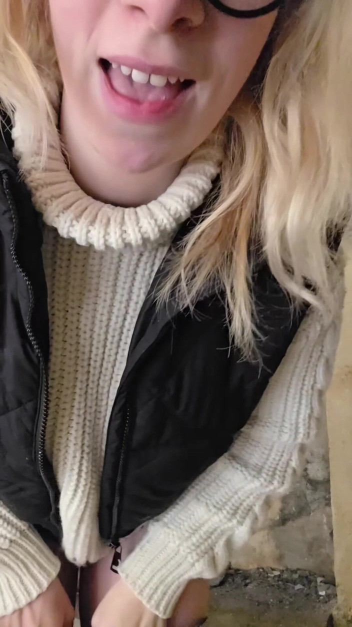 GIULIANA_OFFICIEL: 廃屋の大きなスクワート