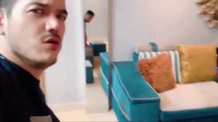 The Substance: Kencan Grindr saya memberi saya pantat perawan yang ketat!