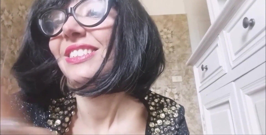 savannahamatoriale: A สวย แต่ Sadistic Giantess. เครื่องจักรไม่มีความหวังที่จะถูกบันทึกไว้
