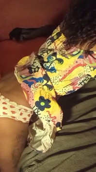 Вставляю його в свою падчерку і сідниці