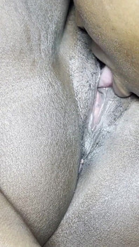 Lesbianas anal con cinturón follando mi labios