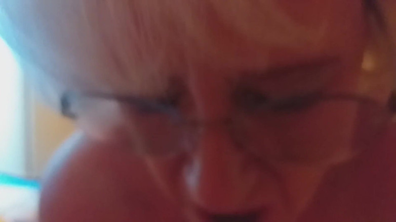 PureVicky66: Nenek sepong kontol pov