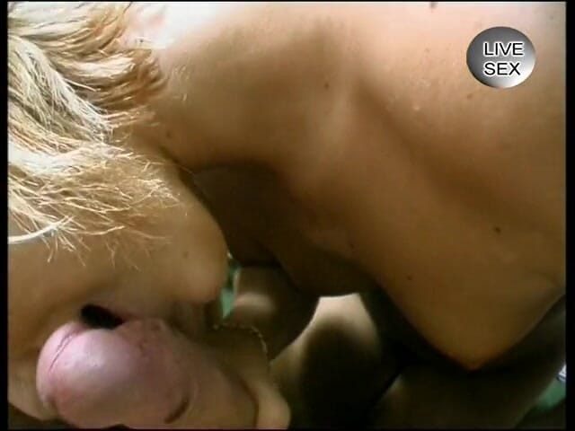 German Classic Porn videos: 德国青少年荡妇想要玩你的鸡巴