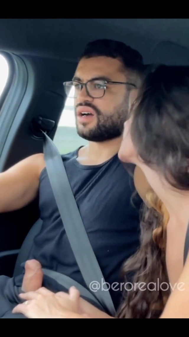This Gif Doesn’t Tell (Berorealove) This Gif Doesn’t Tell (Berorealove)