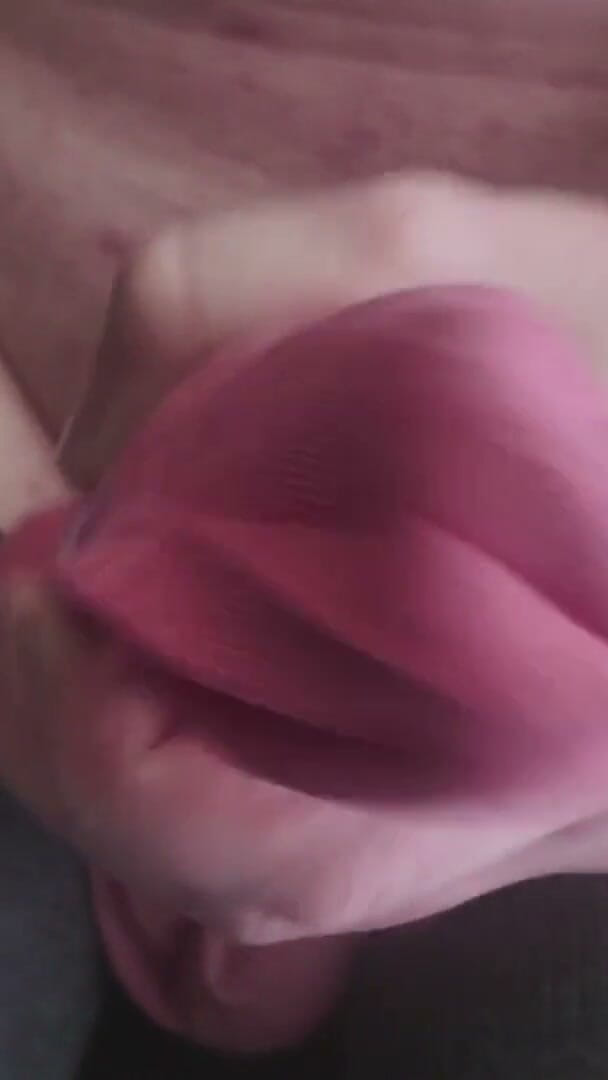 BadWarg: Me masturbo con mi Hush 1 y me corro en un...