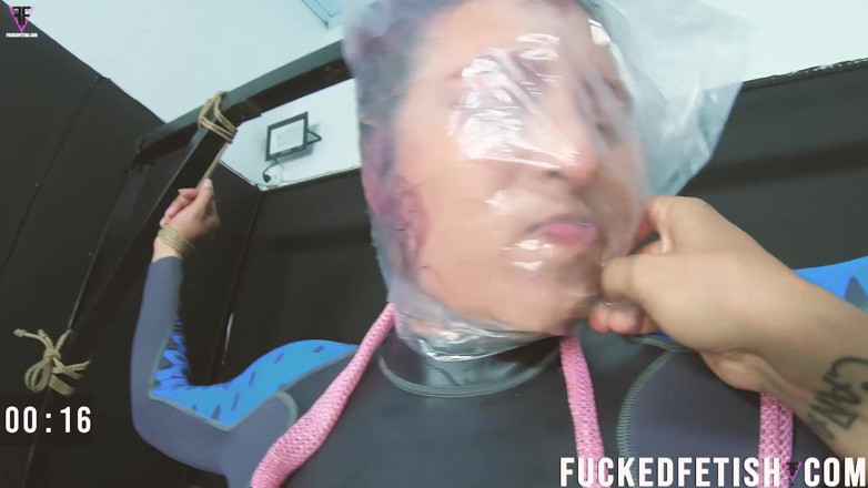 Fucked fetish: Sara demütigung 4 gliedmaßen gefesselt, atemspielsack