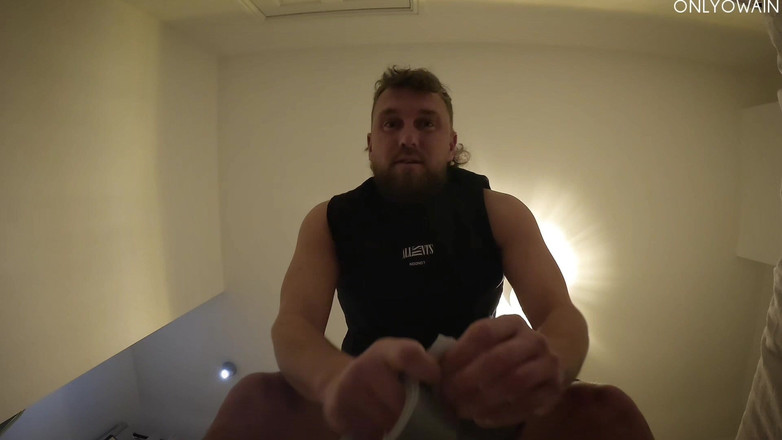 Onlyowain: 被绑住的足交