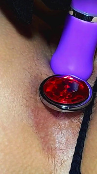 Lala Licious - plug anale e gape