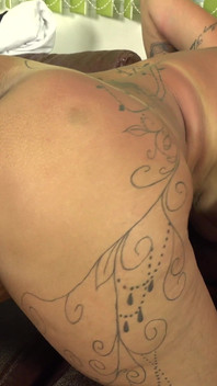 Latina com grande clitóris seduz por sua professora lésbica