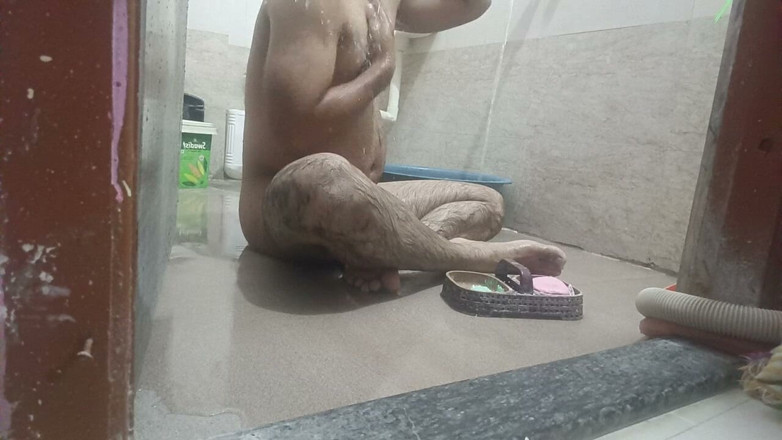 LovedSunsine1990: I always bathe naked.