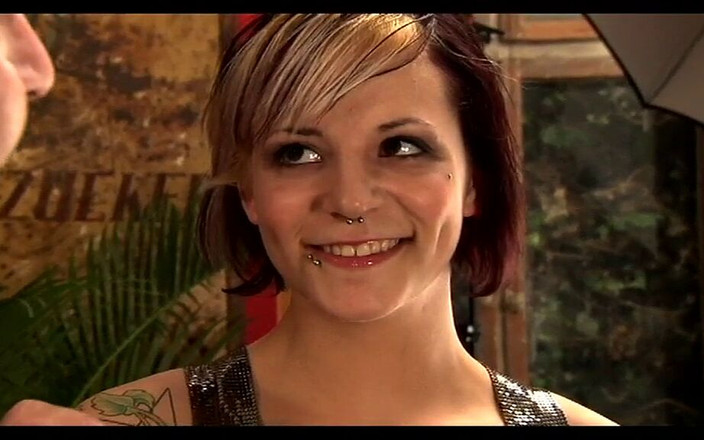 Videorama: Lebenslustige Arschfick Liebhaberin