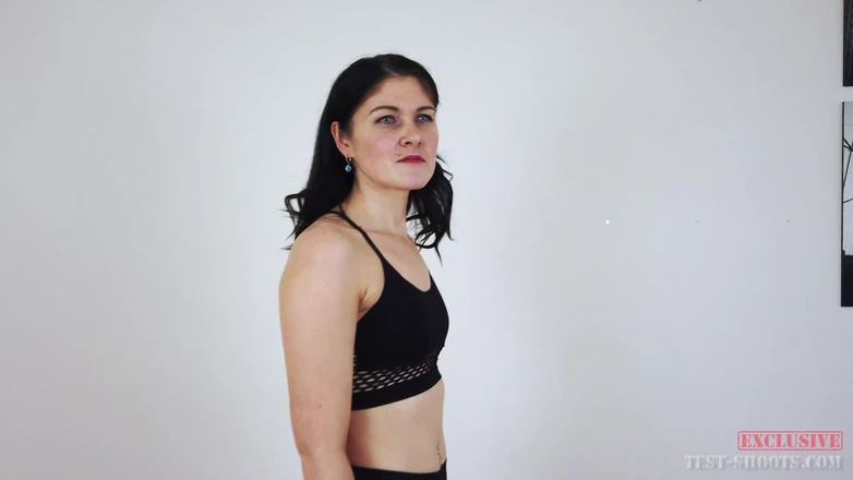 Test-Shoots: Cikgu video eksklusif Lawra dalam casting bogel MILF