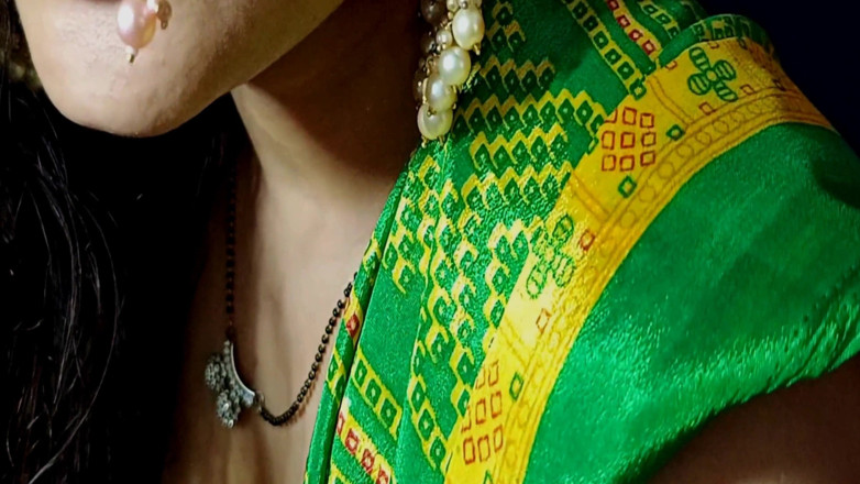 Pikaindian: ホットなデシ・インド主婦 サリーブラウス セックス ラブ ロマンス
