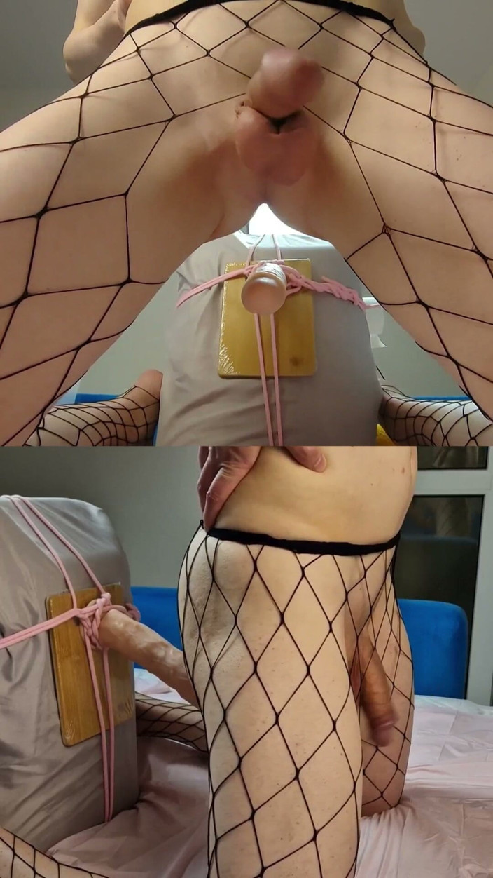 FoxyLove: Irrumare ts femboy vebkaim aur kaming par dildo ki savaari...