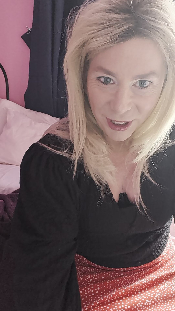 Nikki T Gee: A Big Juicy Cum!