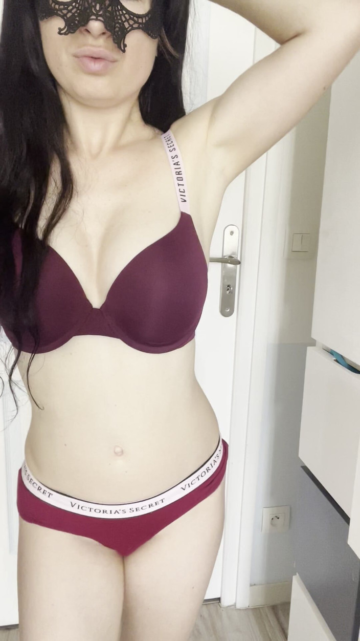 PaolaDbn: Mały Striptiz