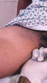 Ftm fue al ginecólogo y se folló con el médico