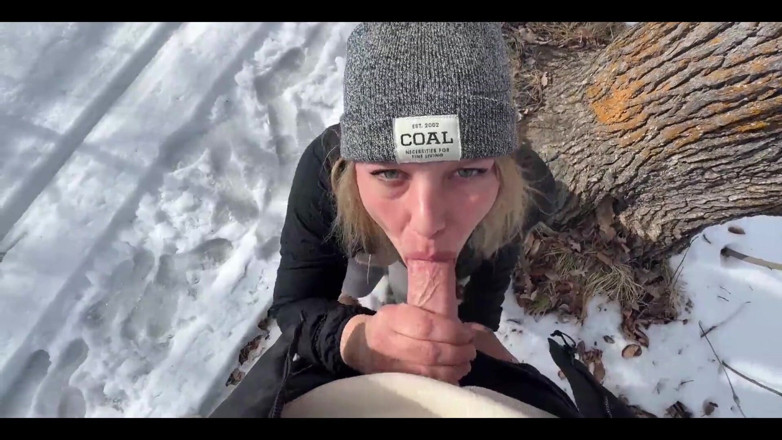 Mya Lane: Outdoor-sex im park im Winter