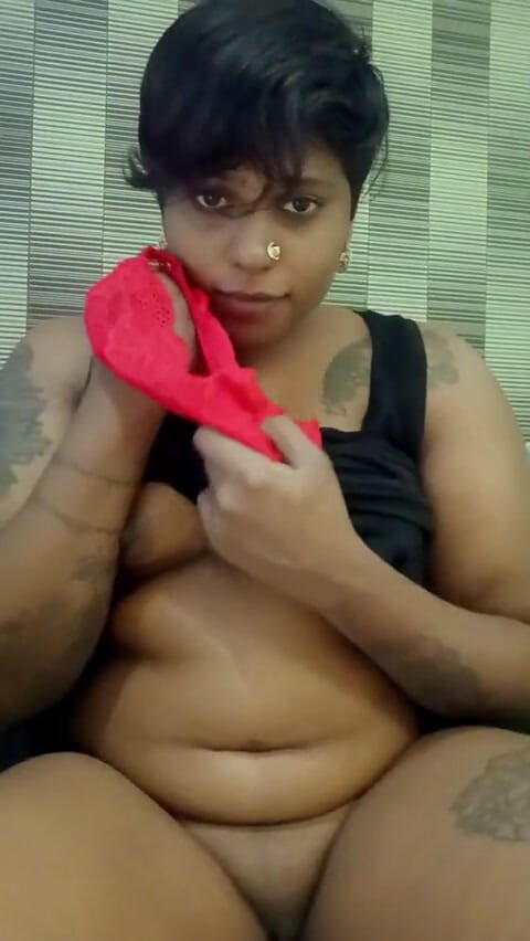 Ilariafajralilura: Tamil ponne makes mama eat her pussy and cums