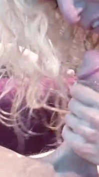 Tante semok rambut pirang dengan pantat bahenol dientot habis-habisan sama kontol besar