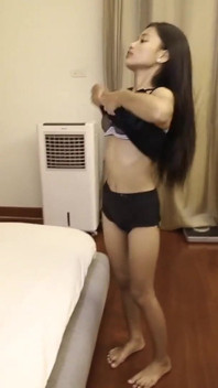 Johntronx - l'arrapante ragazza tailandese magra ama cavalcare il mio cazzo e prenderlo da dietro