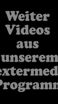 Sexgirl brunetka z silikonowymi piersiami