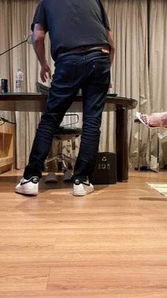 클럽에서 만난 여성과 섹스