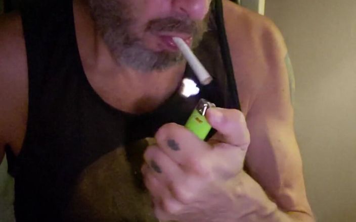 Alpha Beto: Fumando duramente
