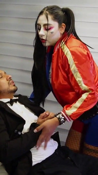 Nymphomaniac Harley Quinn Gets Horny and Fucks Batman