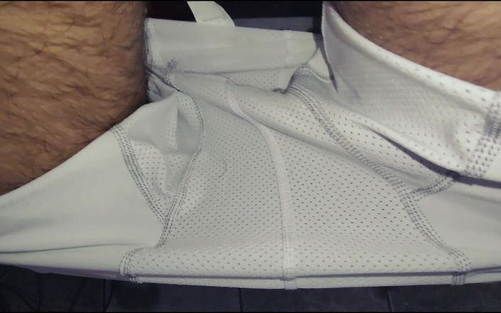 Stink HairyMale: Éjaculation sur un pantalon de compression