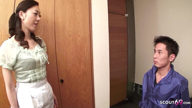 Asian porn collection: Japan Milf seduces stepson and gets a toy shoved in...