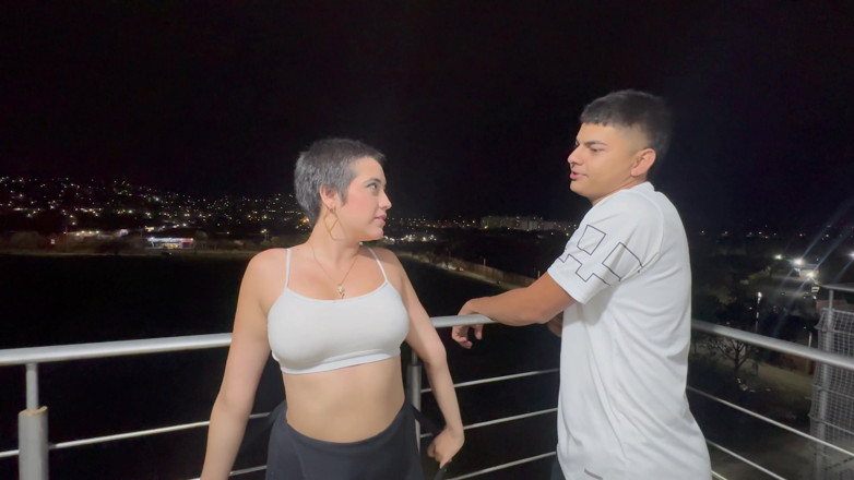ManuelaAlvarez: 샤워하는 내 큰 엉덩이 라틴계 배다른 여동생과 나는 그녀를 비누로 찍을 기회를 줘