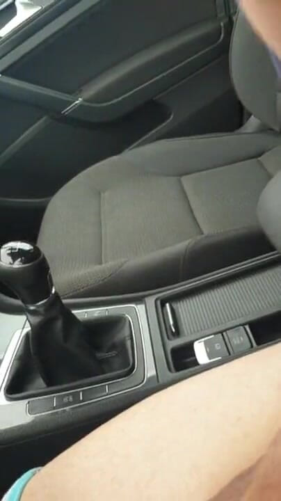 Dickflasher: Masturbacja na parkingu colege